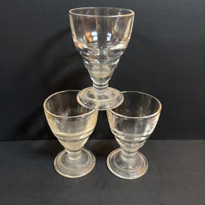 LOT 90: MCM Kromex & Hellerware Serving Trays, Owens-Illinois Thumbprint Pitcher, Vintage Cordial/After Dinner Liqueur Glasses