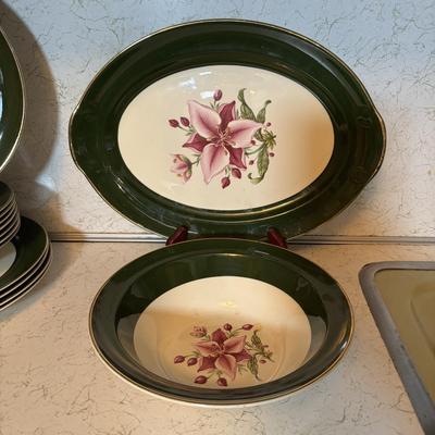 LOT 92: Vintage Taylor Smith and Taylor Appalachian Heirloom China