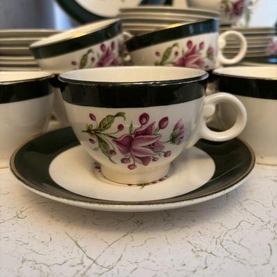 LOT 92: Vintage Taylor Smith and Taylor Appalachian Heirloom China