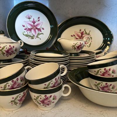 LOT 92: Vintage Taylor Smith and Taylor Appalachian Heirloom China