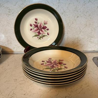 LOT 92: Vintage Taylor Smith and Taylor Appalachian Heirloom China