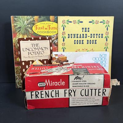 LOT 94: Vintage Kitchen & More: Fire King, Ecko, Pyrex, Buffalo China etc.