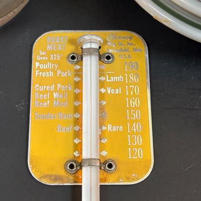 LOT 94: Vintage Kitchen & More: Fire King, Ecko, Pyrex, Buffalo China etc.