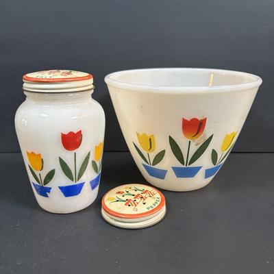 LOT 94: Vintage Kitchen & More: Fire King, Ecko, Pyrex, Buffalo China etc.