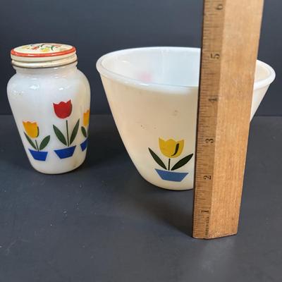 LOT 94: Vintage Kitchen & More: Fire King, Ecko, Pyrex, Buffalo China etc.