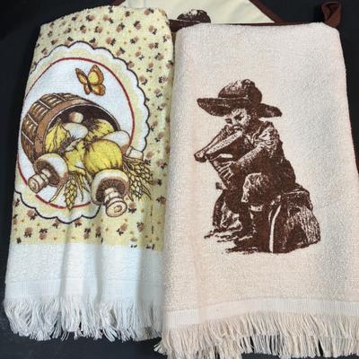 LOT 95: Vintage Indiana Glass "Tree Bark" Glasses, Inarco Fruit Cookie Jar & Creamer, Enamelware Teapot, Pyro-O-Rex,...