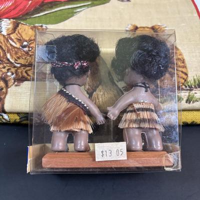 LOT 96: Australia Souvenirs: Copper Faced Clock, Table Linens, Tea Towels, Embossed Wallet, Key Holder