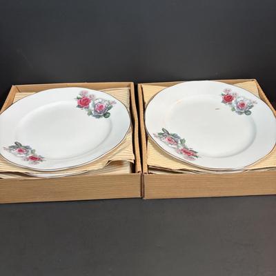 LOT 98: Nanjing Pagoda China Pink Roses 45pcs Set