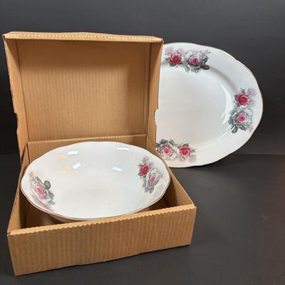 LOT 98: Nanjing Pagoda China Pink Roses 45pcs Set