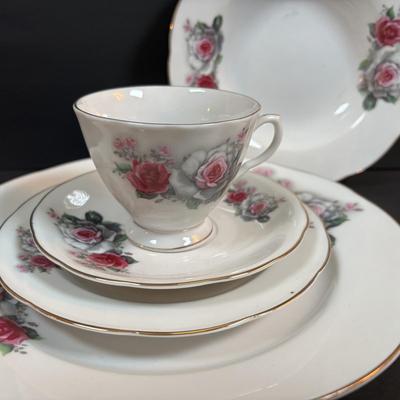 LOT 98: Nanjing Pagoda China Pink Roses 45pcs Set