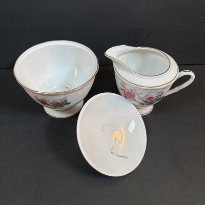 LOT 98: Nanjing Pagoda China Pink Roses 45pcs Set