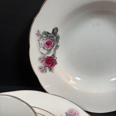 LOT 98: Nanjing Pagoda China Pink Roses 45pcs Set