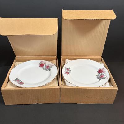 LOT 98: Nanjing Pagoda China Pink Roses 45pcs Set