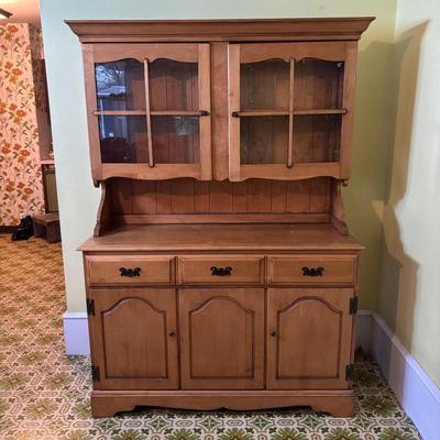 LOT 99: Vintage Maple Hutch