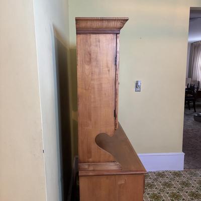 LOT 99: Vintage Maple Hutch