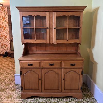LOT 99: Vintage Maple Hutch