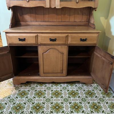 LOT 99: Vintage Maple Hutch