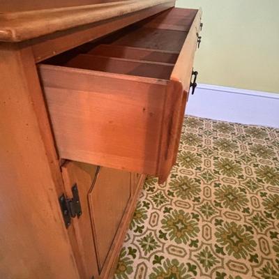 LOT 99: Vintage Maple Hutch