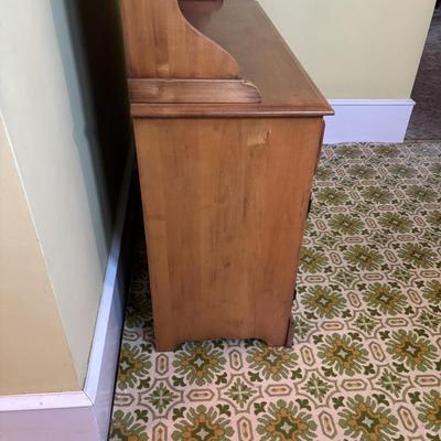LOT 99: Vintage Maple Hutch