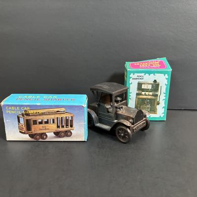 LOT 103: Vintage Souvenir Collectibles & More
