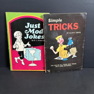 LOT 103: Vintage Souvenir Collectibles & More