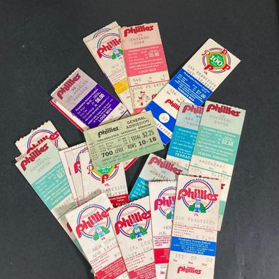 LOT 113: Awesome Philadelphia Phillies / Mike Schmidt Memorabilia Collection