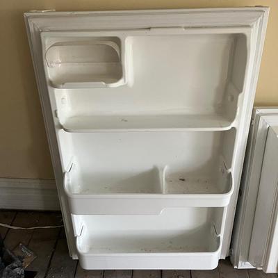 Sale Photo Thumbnail #130: Frigidaire refrigerator that has a freezer compartment and large capacity main compartment.  There is no ice maker but there is space to add one.