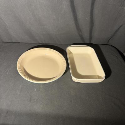 Le Creuset Stoneware Pie Dish & Enameled Cast Iron Baking Dish (LR-MG)