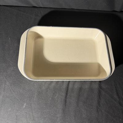 Le Creuset Stoneware Pie Dish & Enameled Cast Iron Baking Dish (LR-MG)
