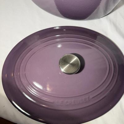 Le Creuset 'Cassis' Oval Dutch Oven (LR-MG)