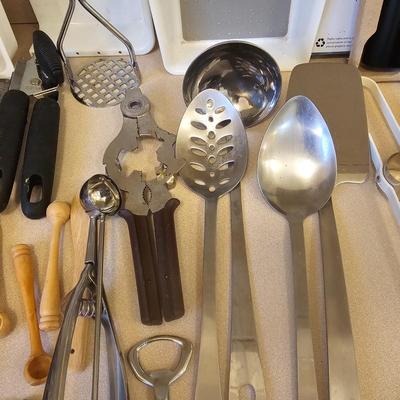 Assorted Stainless Kitchen Utensils & More (K-JS)