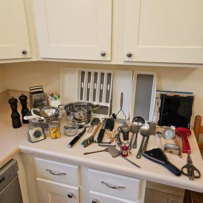 Assorted Stainless Kitchen Utensils & More (K-JS)