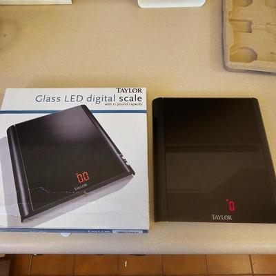 Assorted Stainless Kitchen Utensils & More (K-JS)