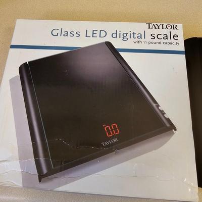 Assorted Stainless Kitchen Utensils & More (K-JS)