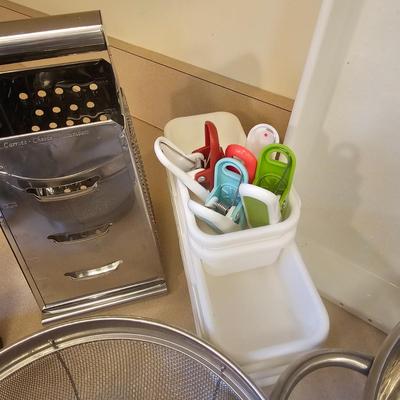 Assorted Stainless Kitchen Utensils & More (K-JS)