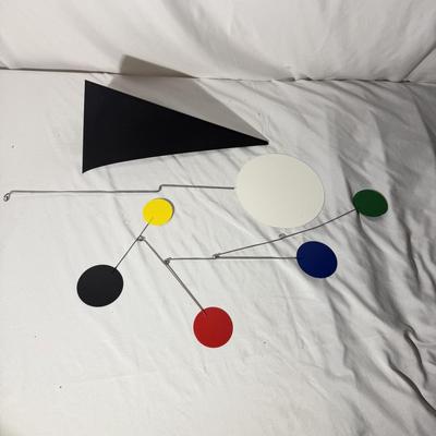 Ekko Standing Circles Desktop Mobile (LR-MG)