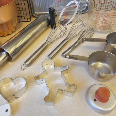 Pyrex, Braun, Foley & More Measuring & Cooking Items (K-JS)