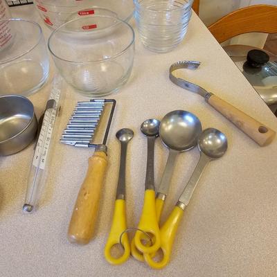 Pyrex, Braun, Foley & More Measuring & Cooking Items (K-JS)