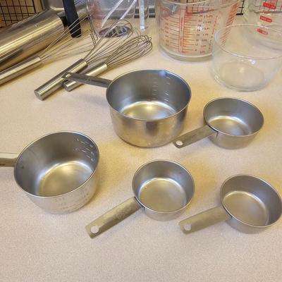Pyrex, Braun, Foley & More Measuring & Cooking Items (K-JS)