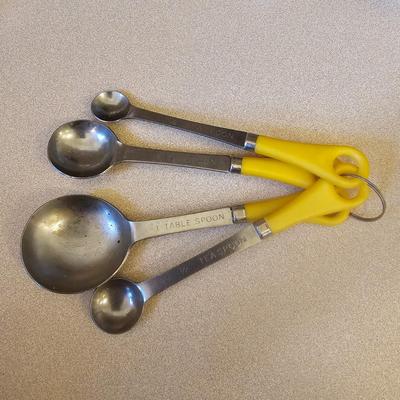 Pyrex, Braun, Foley & More Measuring & Cooking Items (K-JS)