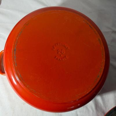 Le Creuset Dutch Ovens (LR-MG)
