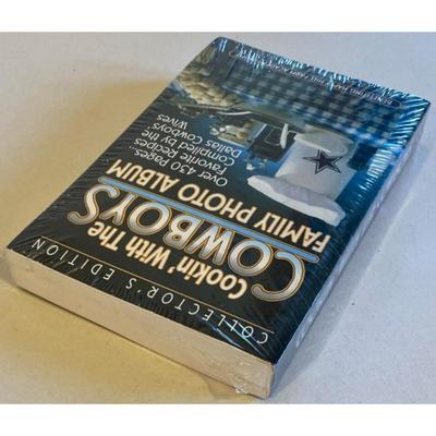 Cookin' with the Cowboys: Family Photo Album & Favorite Recipes Soft cover