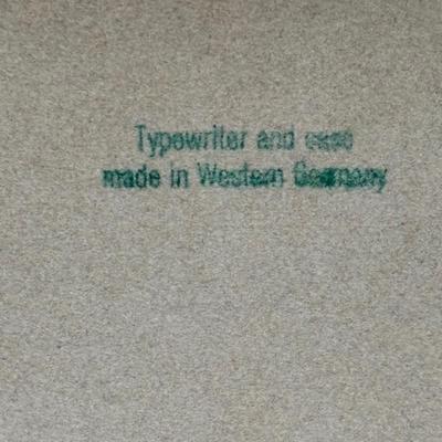 Olympia De Luxe Portable Manual Typewriter (BS2-SF)