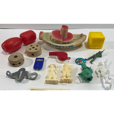 1960s Toys & Baseball Cards Yogi Berra Cracker Jack Beatles W.C. Fields Eraser