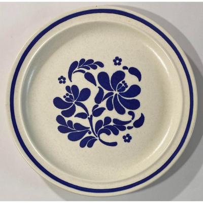 4 Royal China Co. Ligonier Royalstone 10 5/8” Diameter Stoneware Dinner Plates