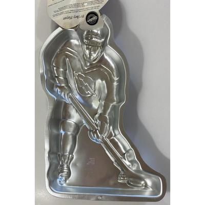 Wilton Cake Pans: Li'l Pirate / Power Rangers (Jason) / Hockey Player