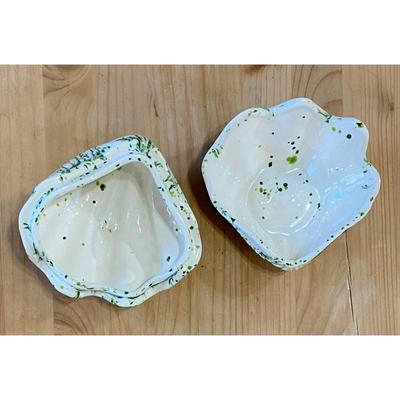 Green & White Ceramic Clam Shell Trinket / Candy / Soap / Nuts Dish Ocean Sea