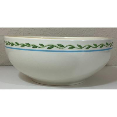 Mikasa Wine & Roses 8.5" Diameter x 3.5" Tall Serving Bowl CP010 Made Malaysia