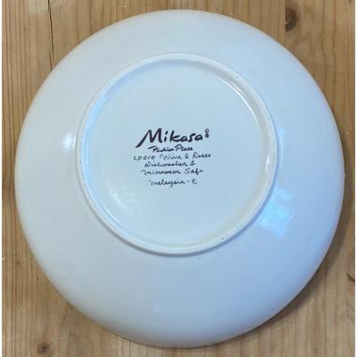 Mikasa Wine & Roses 8.5" Diameter x 3.5" Tall Serving Bowl CP010 Made Malaysia