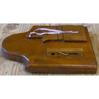 Wood Clothespin Reminder Folk Art Plaque Wall Decor Americana Kitschy Organizer